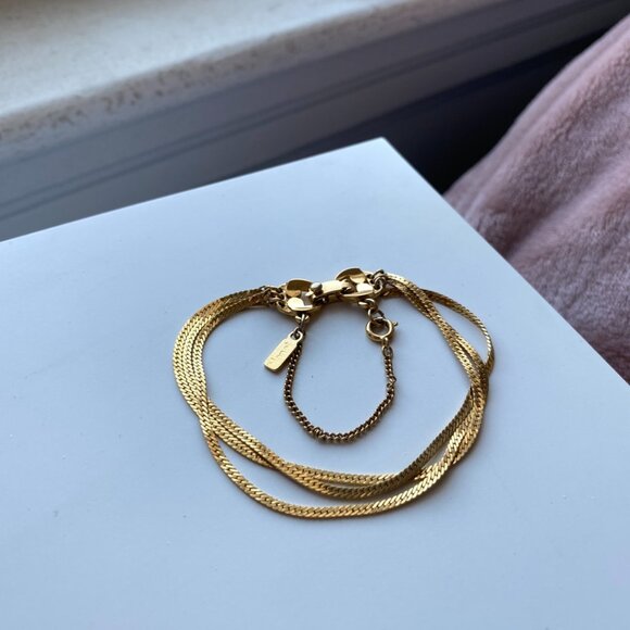 Vintage Signed Monet Gold Tone Tennis Bracelet Safety Chain 90s Costume Jewelry - Picture 13 of 16